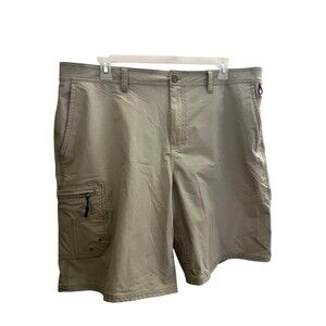 Realtree Fishing XL Beige Men's Shorts Zipper Pocket Nylon Blend for Fishing
